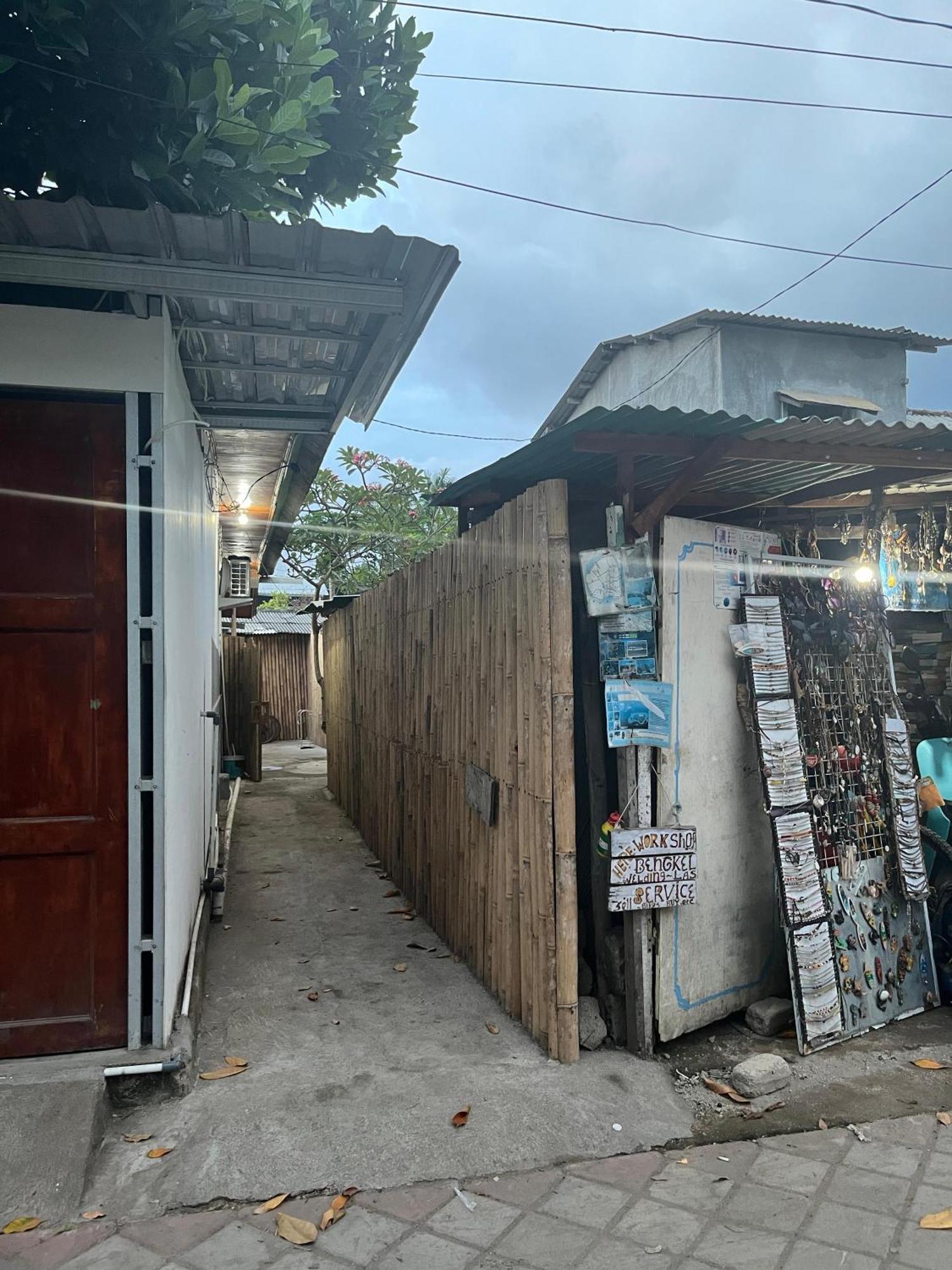 Bintang Guesthouse Τζίλι Τραγουανγκάν Εξωτερικό φωτογραφία